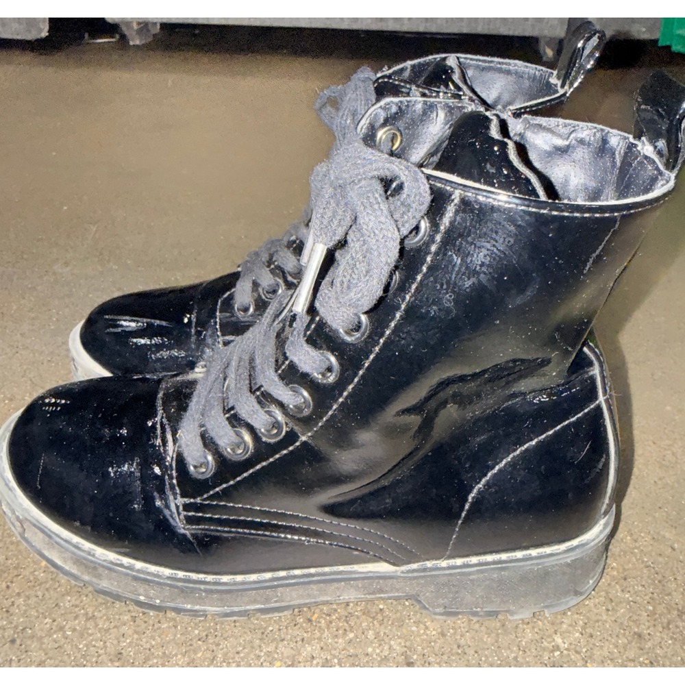 Kids Black Patent Faux Leather Lace Up Combat Boots Side Zip Size 2 - Picture 1 of 6
